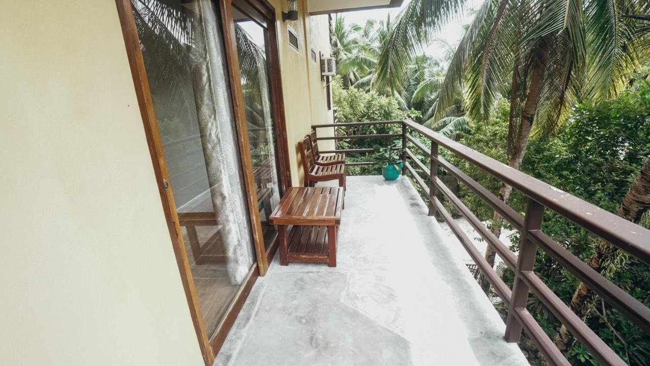 Point 303 Resort General Luna  Exterior foto